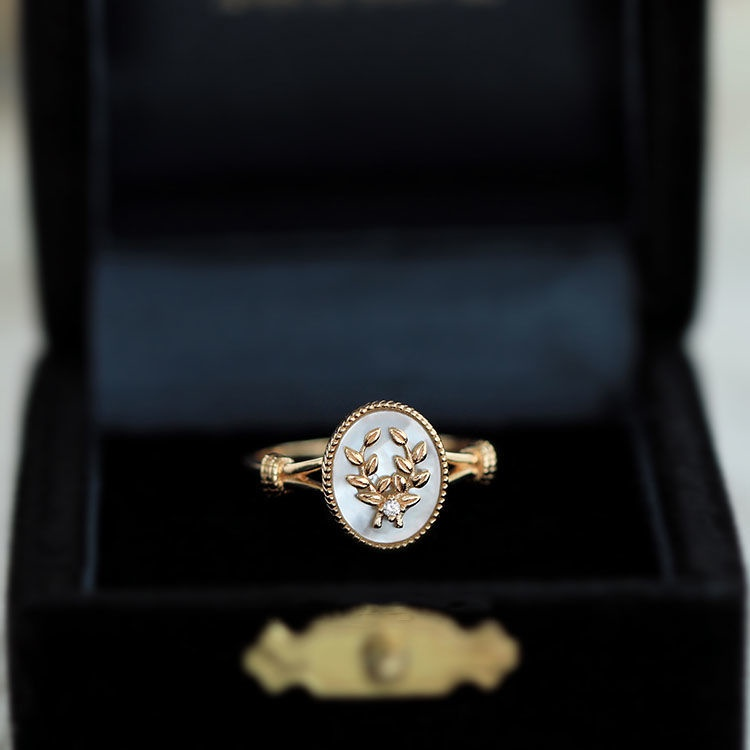Olive leaf wreath ring retro elegant and delicate natural bead shell S925 silver gold-plated ring silver jewelry gift female